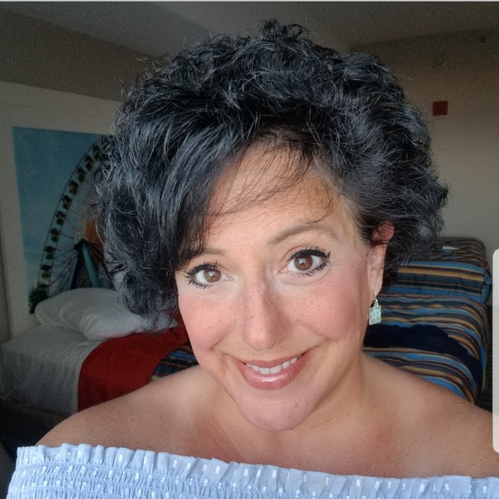 Meet your Posher, Dana